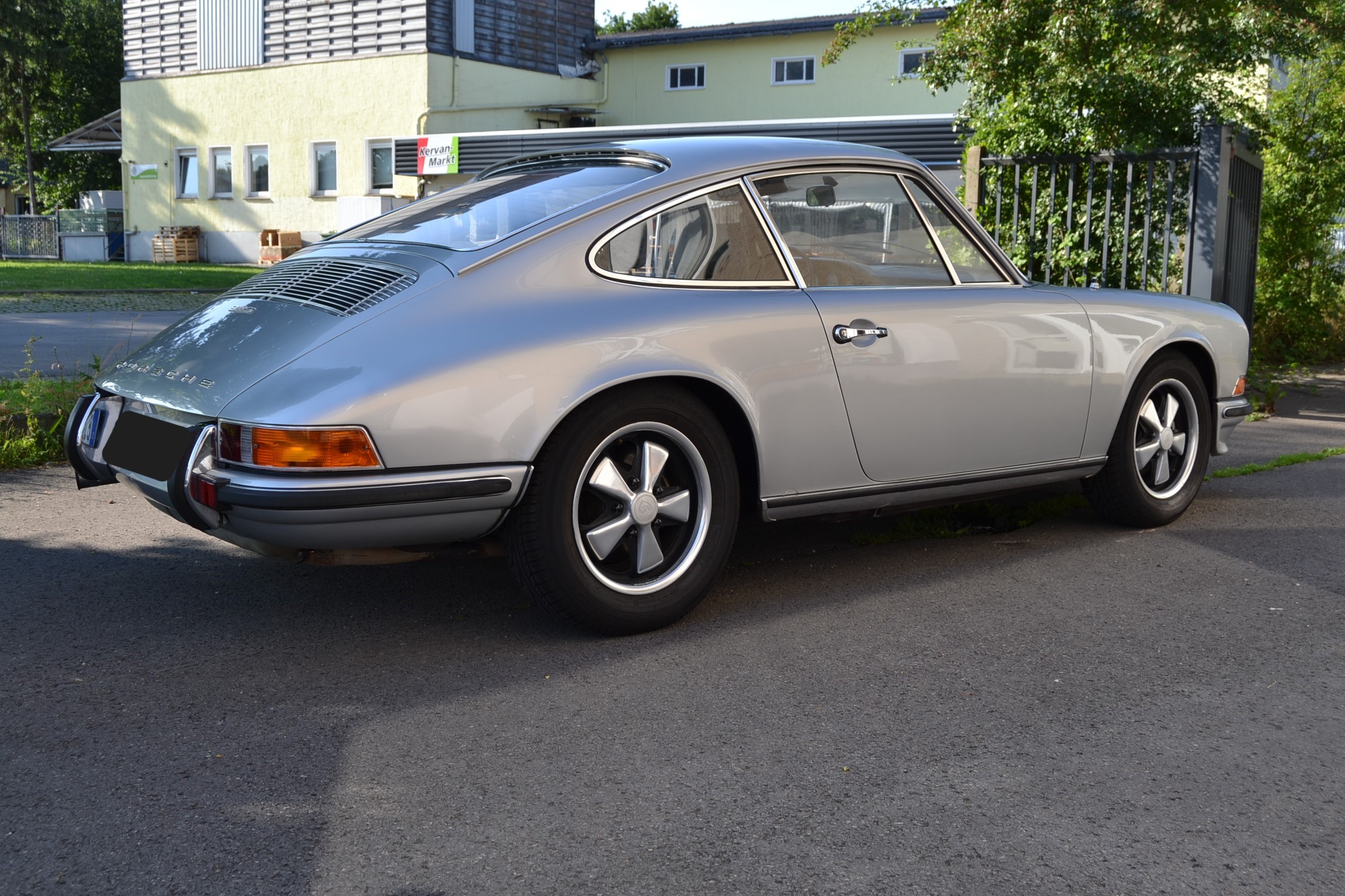 911 S , 2.2L